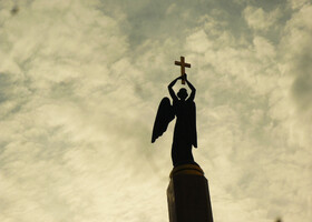 Монумент "Ангел-Хранитель Града Креста"