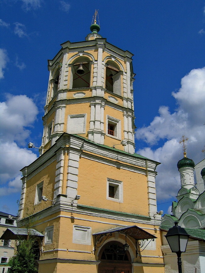 колокольня храма Успения Пресвятой Богородицы  в Путинках
