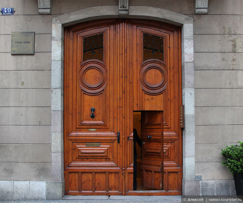 Двери Барселоны
