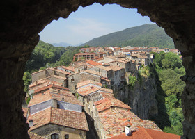 Каталония, Castellfollit de la Roca