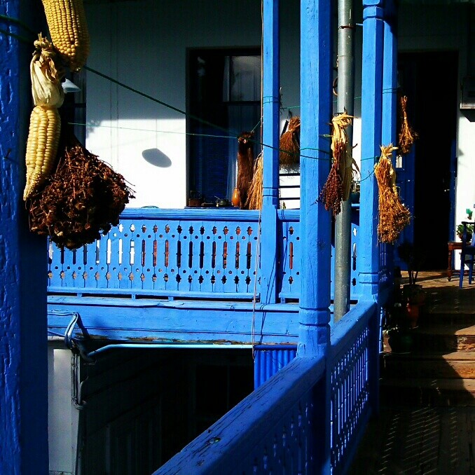 #1 Грузия: Старинный синий дом с резным балконом