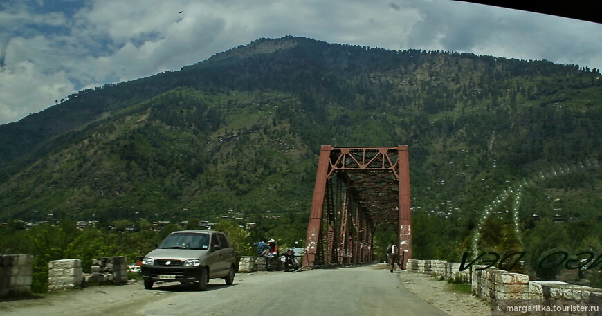 центральный мост в Патликуле через р. Биас