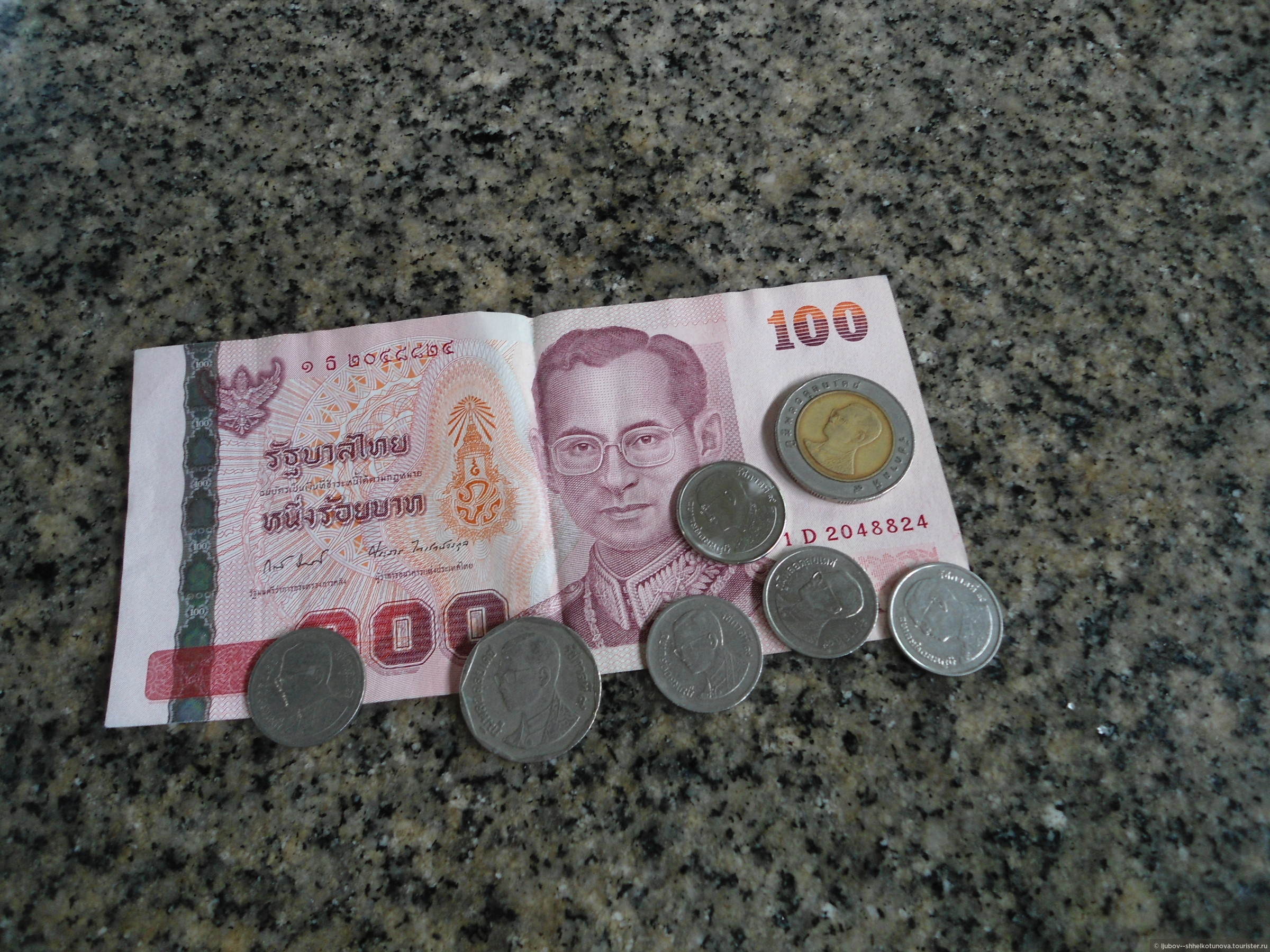 2500 батов в рублях. Деньги Таиланда картинки. Деньги баты фото. Деньги Тайланда новые. Деньга бат.