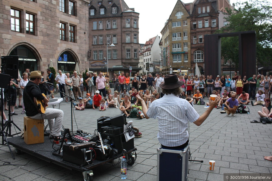 Фестиваль уличных музыкантов в Нюрнберге или Бардентрефен