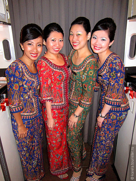 Стюардессы Singapore Airlines