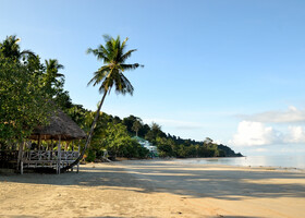 Утренний пляж Kae Bae