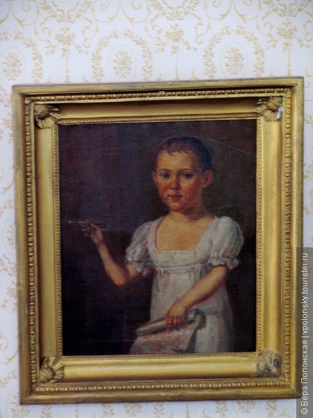 Самый первый портрет Лермонтова. Всех детей - и мальчиков, и девочек - тогда одевали на женский манер.