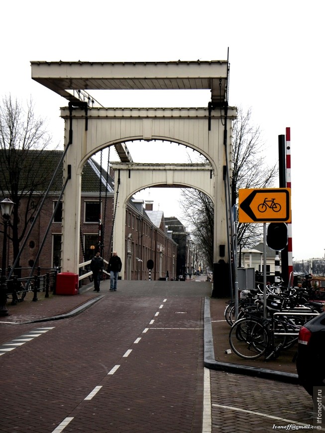 Амстердамские маршруты. Два шага по карте