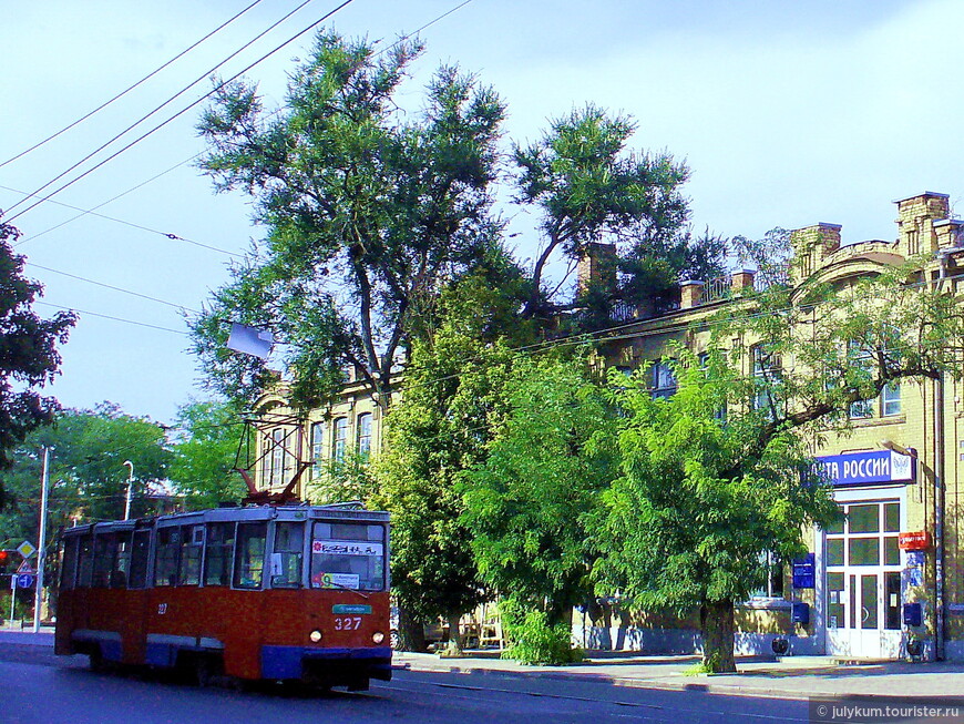 Таганрог — камерный город у моря. Часть 2: В тени зеленых улиц