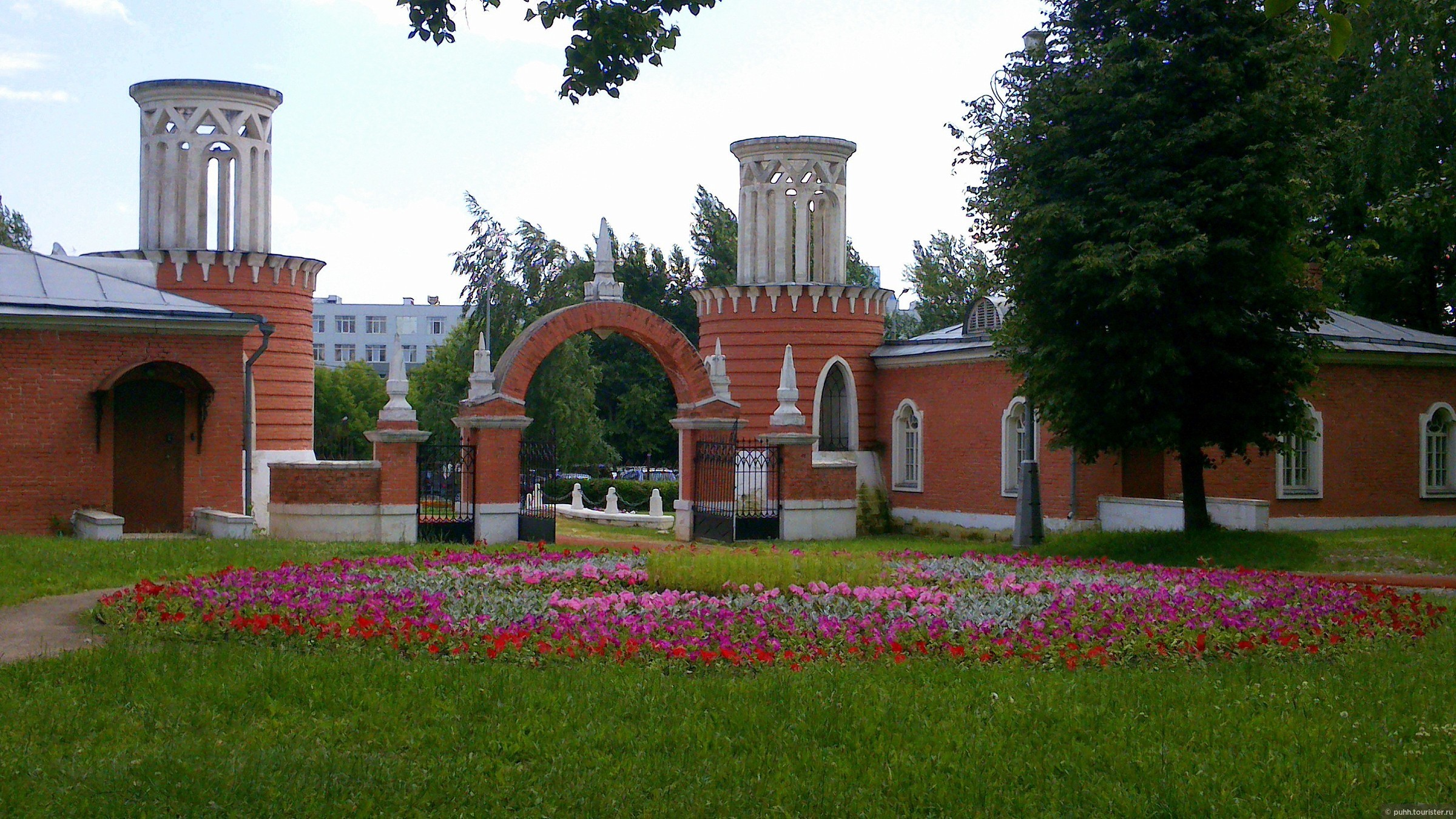 Воронцовский парк в москве