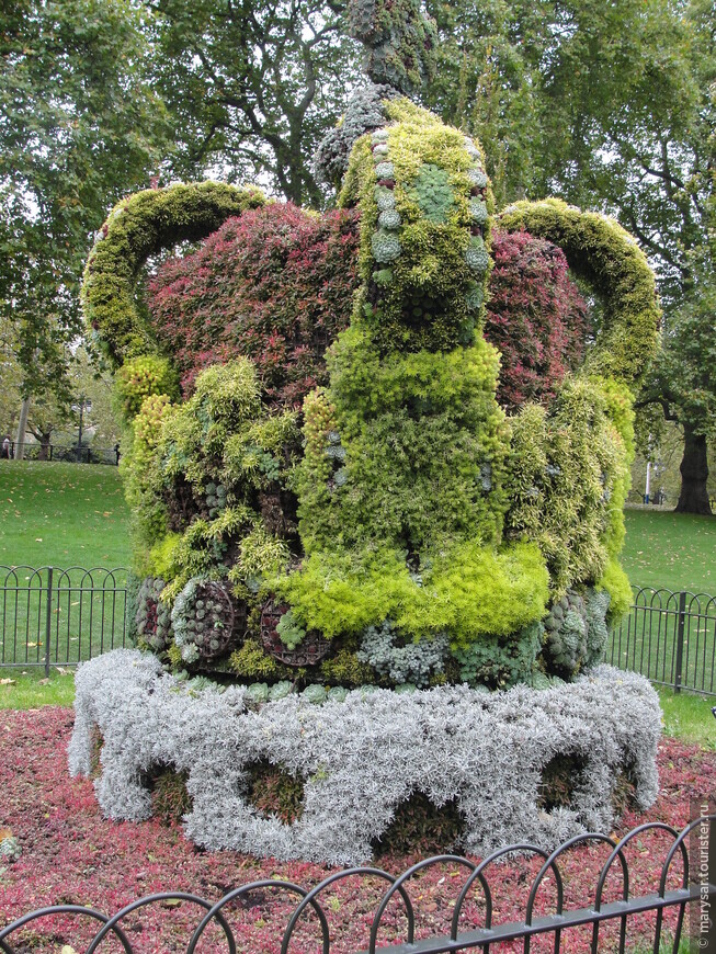 Цветочная корона в Сент Джеймском Парке.