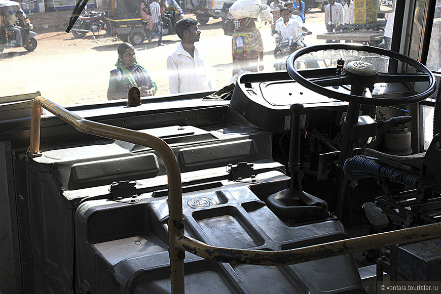 Индийские автобусы и одна электричка — неспешно и с гарантией