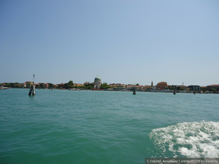 Самостоятельно на городской пляж Венеции на острове Лидо.