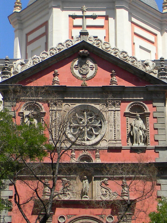 Такие разные церкви Мадрида