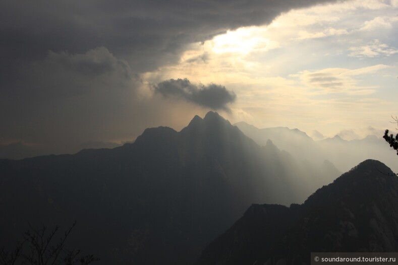 Способны ли вы пройти 20000 ступеней горы Хуашань?