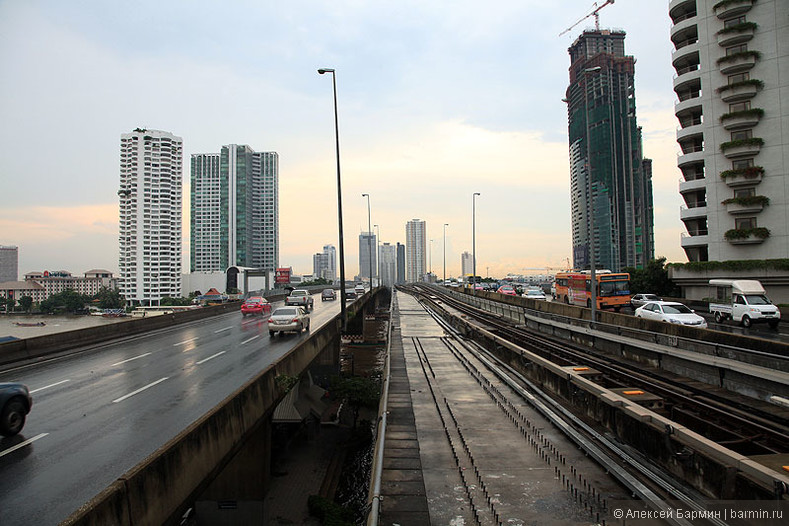 Надземное метро (Скайтрейн) в Бангкоке