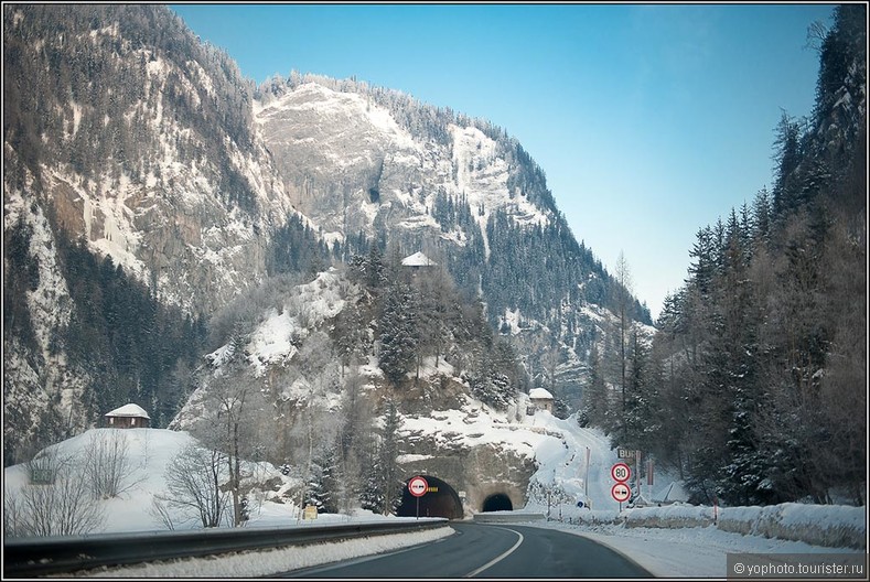 Австрийские дороги зимой - из серии Через лобовое стекло