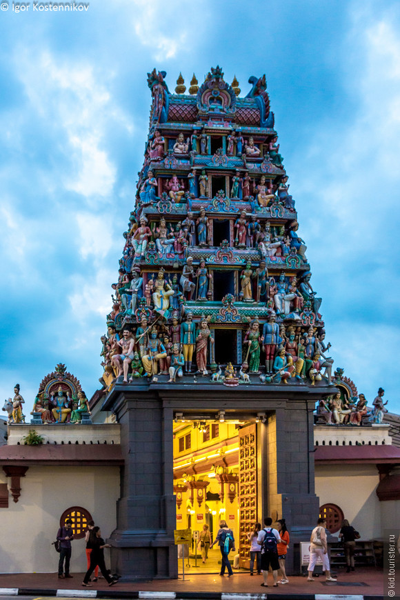 Индуистский храм Sri Mariamman