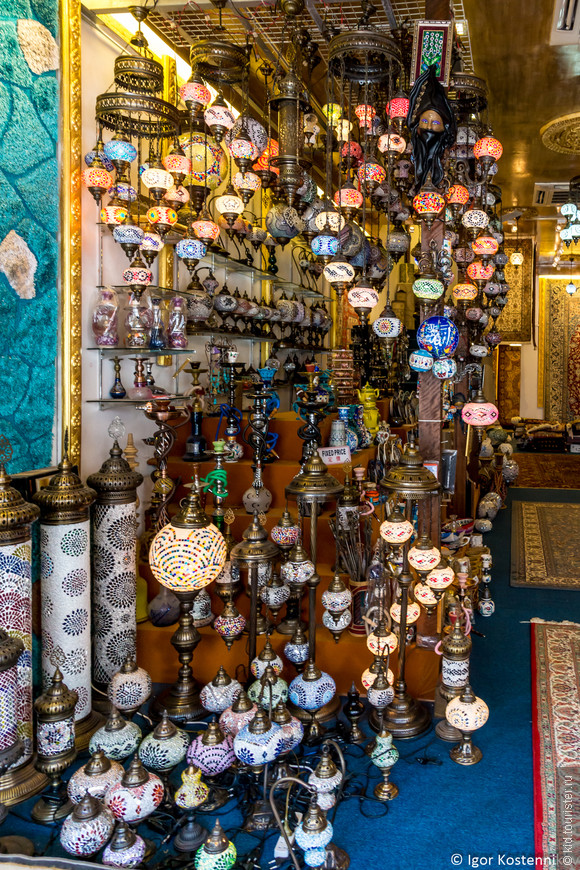 Магазин ковров и ламп на улице Араб Стрит