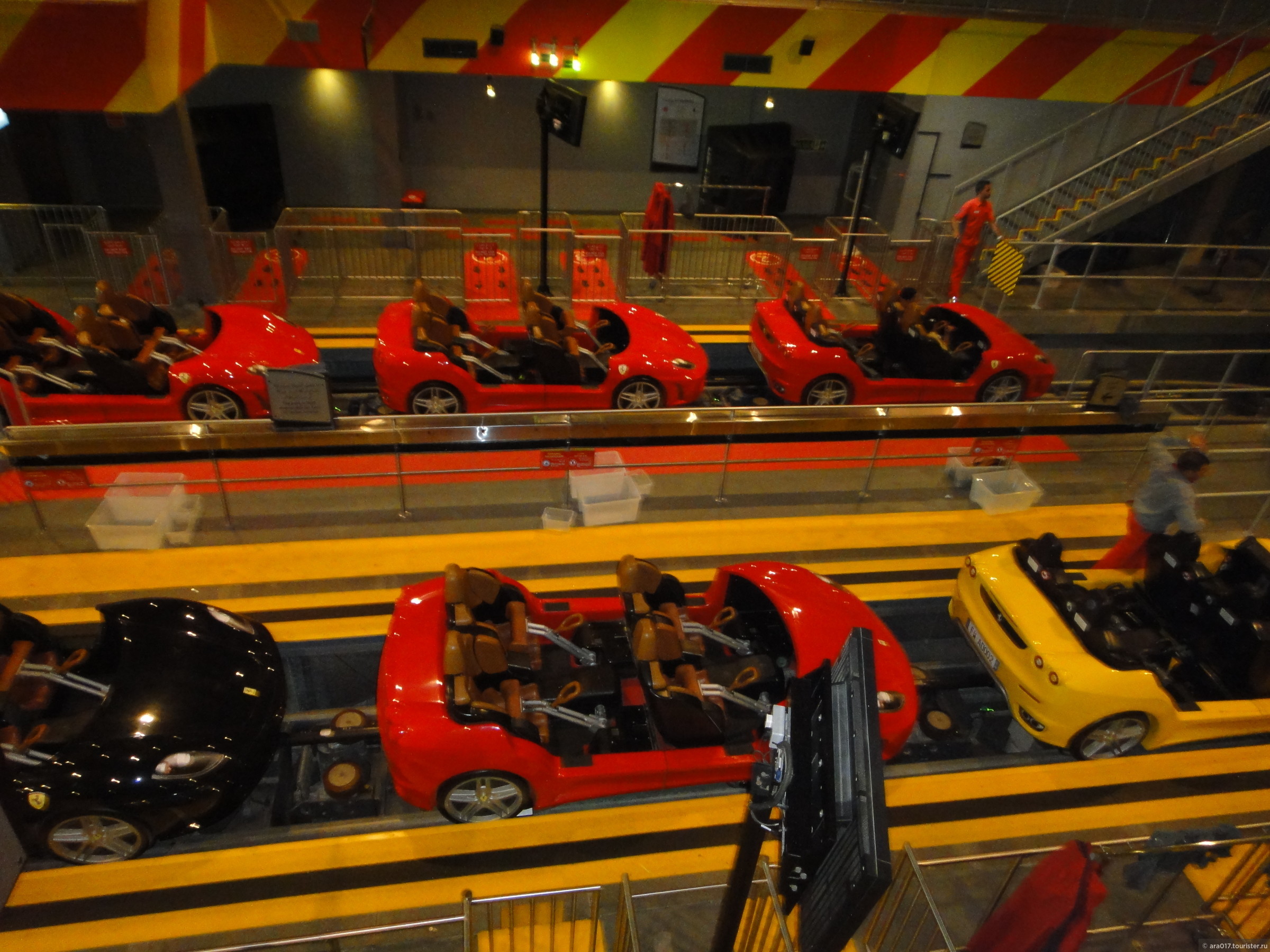 Путешествие в Феррари парк. Ferrari World Abu Dhabi, Ноябрь 2013, отзыв от  туриста Ara017 на Туристер.Ру