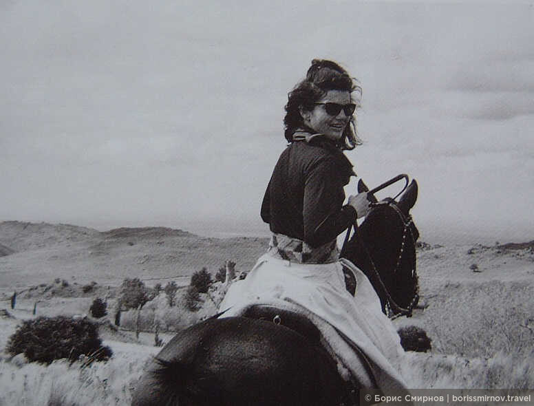 Жаклин Кеннеди в эстанции Сан-Мигель, Аргентина, 1966