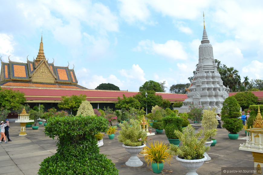 Королевский дворец - обязательно для посещения в Пномпене
