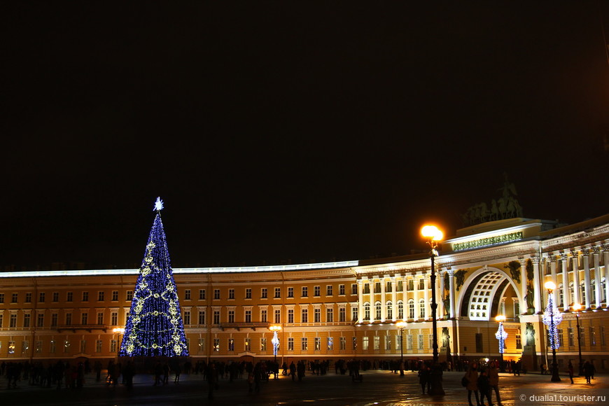Новогоднее очарование Петербурга