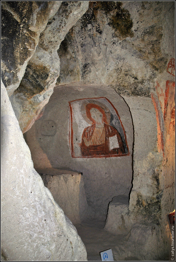 Миниатюрные скальные церкви и великолепные фрески