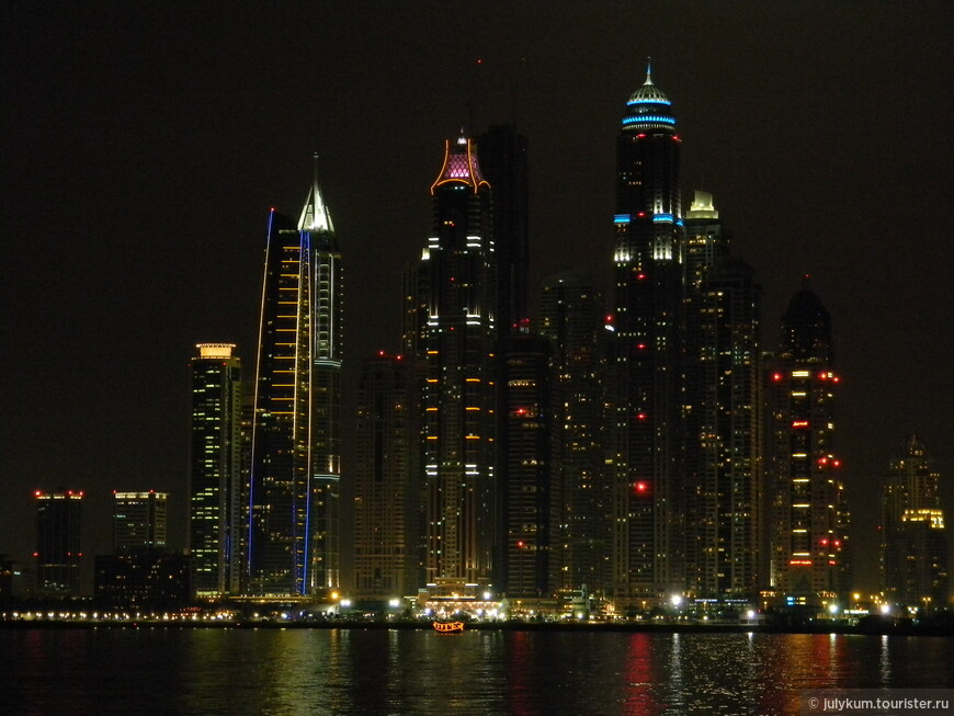 Вид на ночную Дубай Марину. Автор - С. Яковлев.
