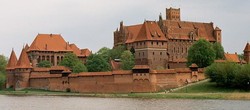 Средневековые подвалы польского замка открыты для туристов Средневековые подвалы польского замка открыты для туристов