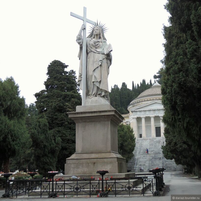 Монументальное кладбище в Генуе.
