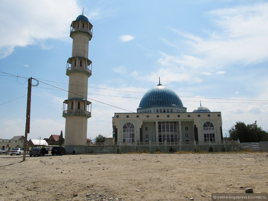 Обычная мечеть.