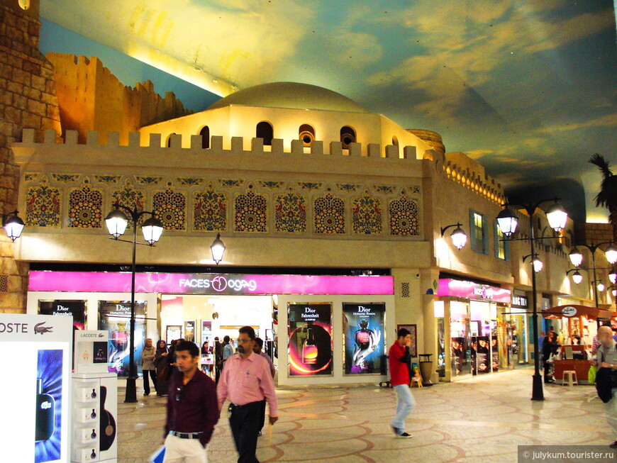 Ibn Battuta Mall — самый необычный торговый центр Дубая. Ч. 1: Дворы Андалузии и Туниса