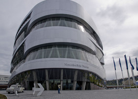 Штутгарт. Музей Mercedes-Benz.
