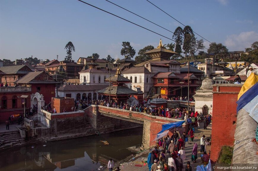 Праздник Мёртвых в Пашупатинатхе. Катманду
