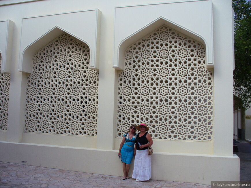 Ажурная веранда мечети Бастакия.