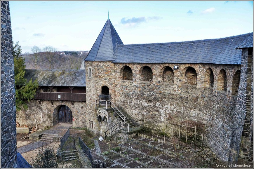 Вупперталь и замок Шлосс Бург