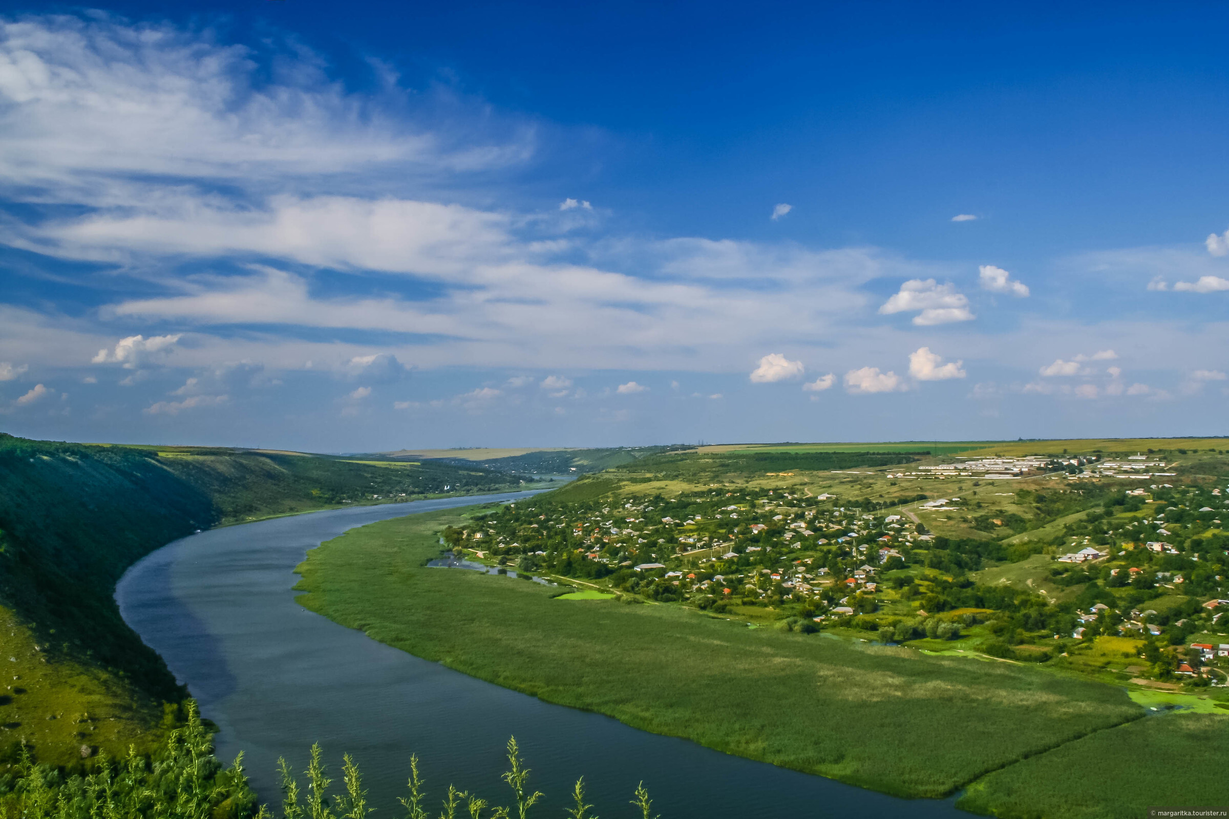 Молдавия это страна. Молдавия природа. Румынская Молдова природа. Молдавия и Молдавия. Молдавия нац парк Орхей.