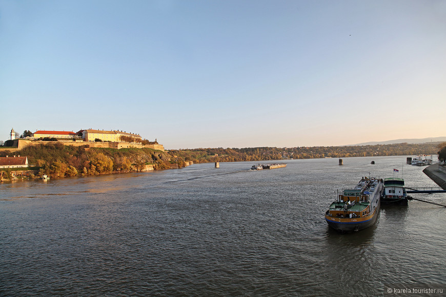 Петроварадинская крепость на левом берегу Дуная
