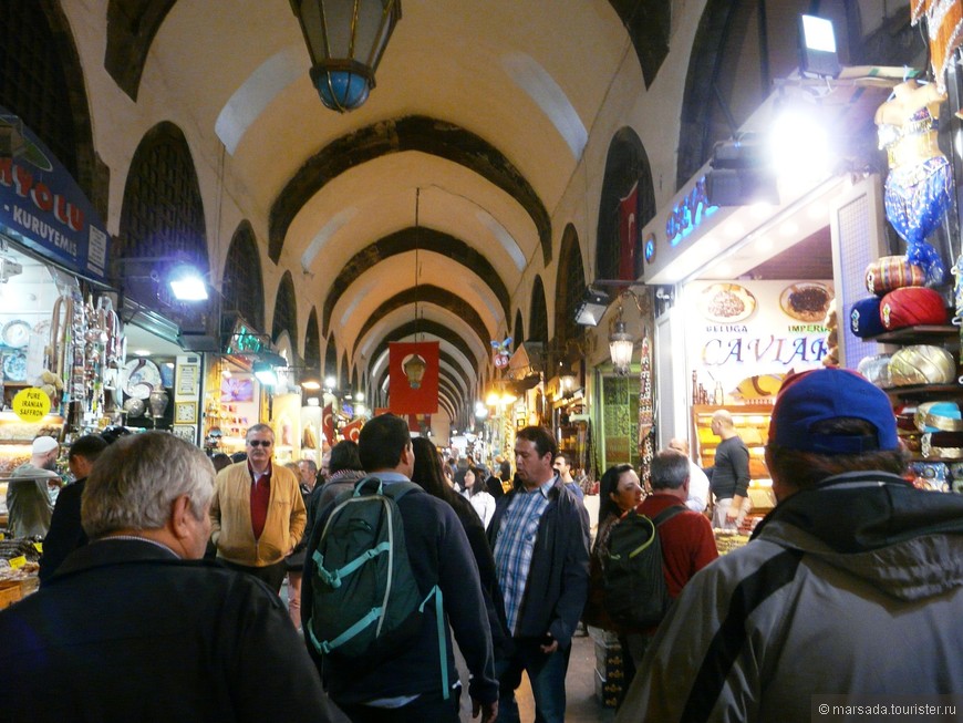 Египетский базар в Стамбуле.