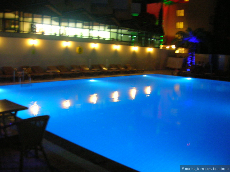 бассейн в отеле