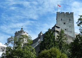 Неприступный замок Хоэнзальцбург.