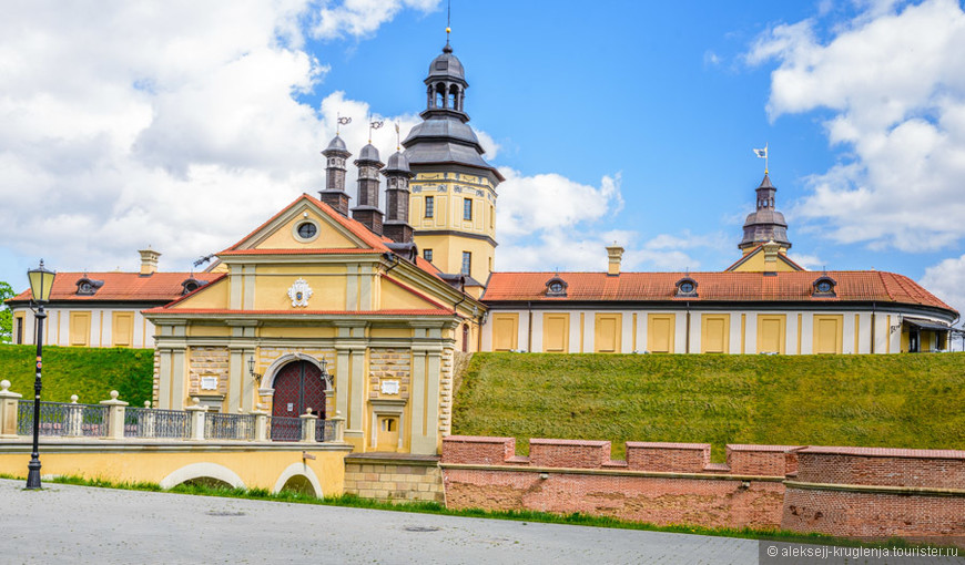 Небольшая подборка фото одной из самых известных достопримечательностей Беларуси - Несвижского замка