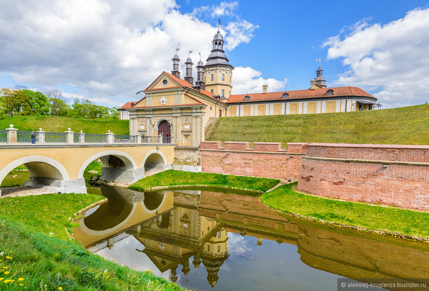Небольшая подборка фото одной из самых известных достопримечательностей Беларуси - Несвижского замка
