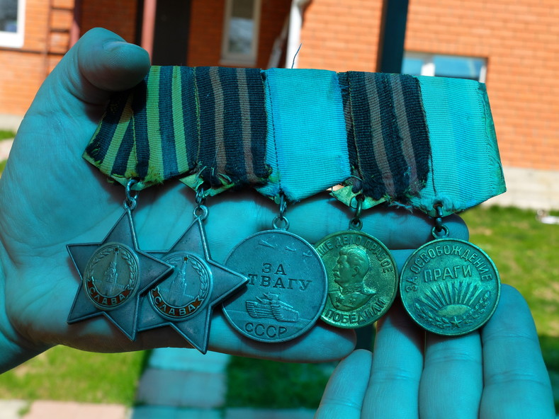 Боевые медали дедушки нашего друга Миши