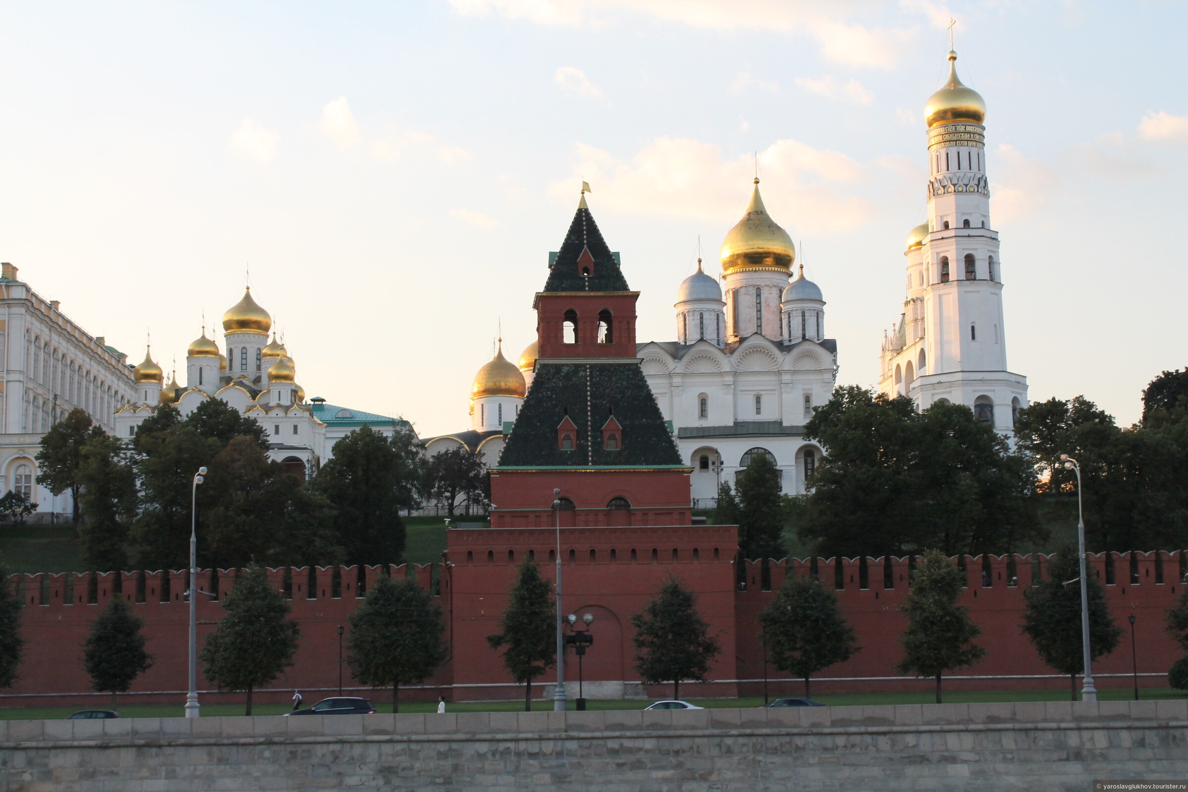 Тайницкая башня Московского Кремля 15 век