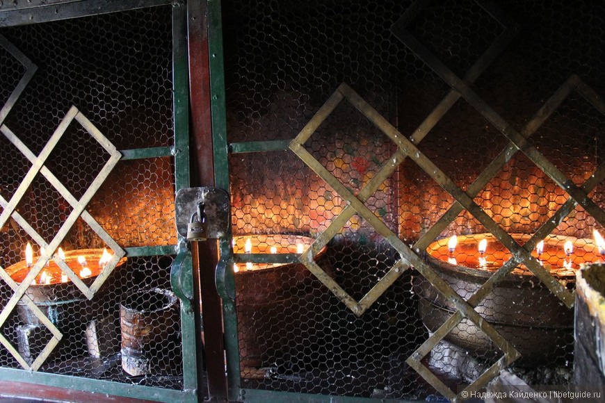 Монастырь Нечунг на праздник Сагадава 2014
