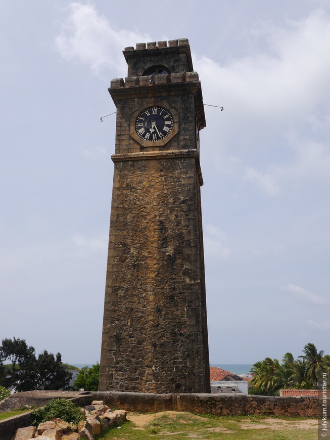 Часовая башня форта Галле. Дата постройки: 1663 г. Часы, на башне, кстати, не работают. 