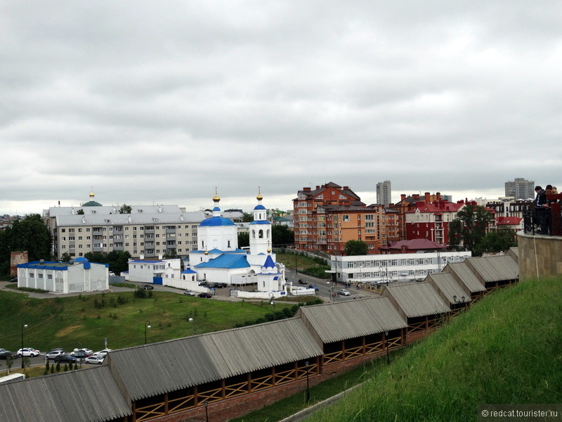 Нам татарам..., наступаем - бежим, отступаем - тоже бежим...