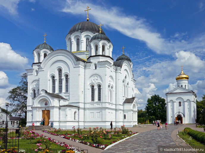 Спасо-Ефросиньевский женский монастырь основан святой княгиней Ефросиньей Полоцкой в 1125 году.Центр духовной жизни Полоцка,одна из главных достопримечательностей города.